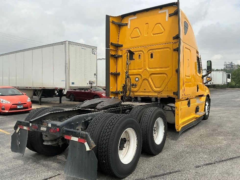 Sleeper Tractor-Heavy Duty Tractors-Freightliner-2022-T12664ST-East Chicago-IN-525,692\n\t\tmiles-$ 65,750 - Image 7