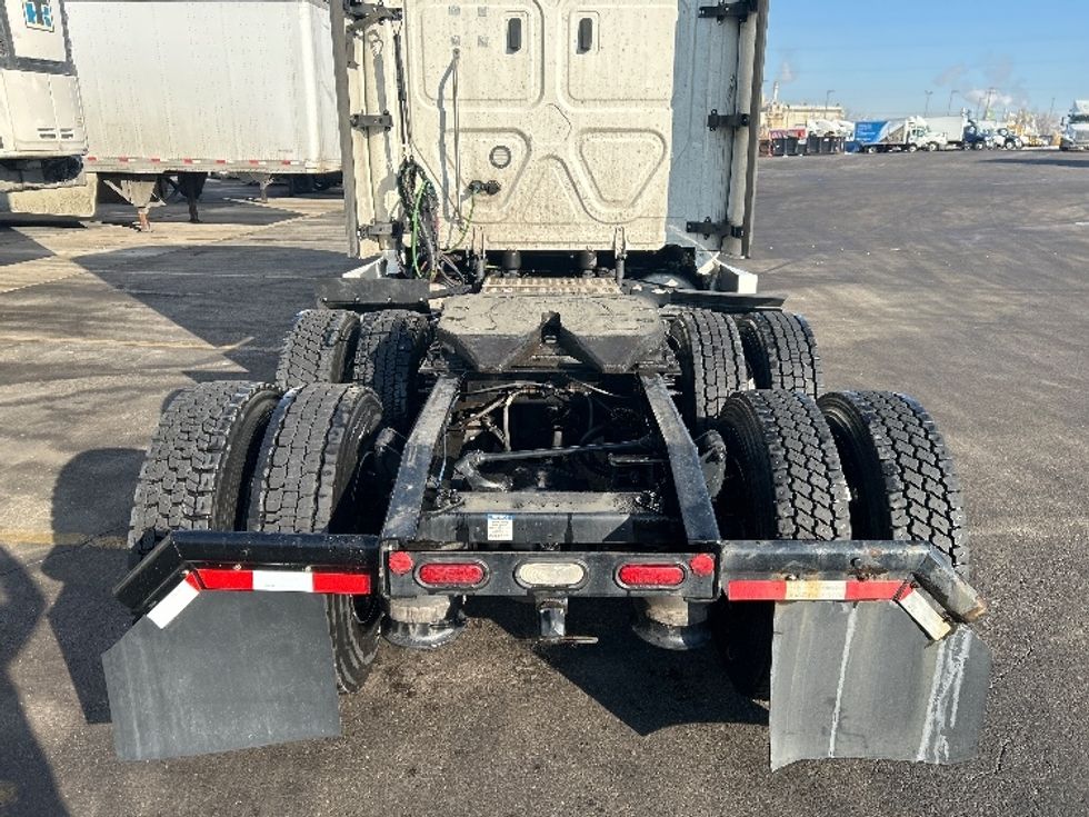 Sleeper Tractor-Heavy Duty Tractors-Freightliner-2022-T12664ST-East Chicago-IN-531,642\n\t\tmiles-$ 61,750 - Image 6