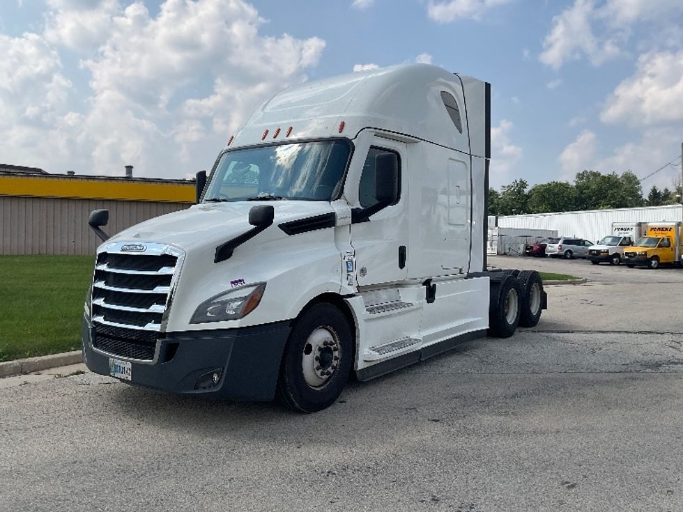Sleeper Tractor-Heavy Duty Tractors-Freightliner-2022-T12664ST-East Chicago-IN-534,570\n\t\tmiles-$ 64,250 - Image 3