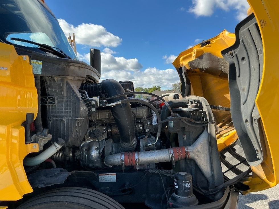 Sleeper Tractor-Heavy Duty Tractors-Freightliner-2022-T12664ST-East Chicago-IN-541,666\n\t\tmiles-$ 59,750 - Image 20