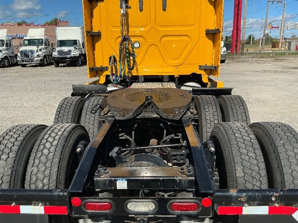 Sleeper Tractor-Heavy Duty Tractors-Freightliner-2022-T12664ST-East Chicago-IN-541,666\n\t\tmiles-$ 59,750 - Image 6