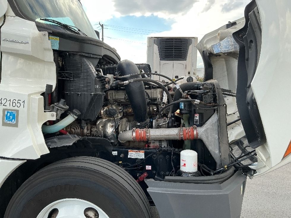 Sleeper Tractor-Heavy Duty Tractors-Freightliner-2022-T12664ST-East Chicago-IN-542,177\n\t\tmiles-$ 64,500 - Image 20