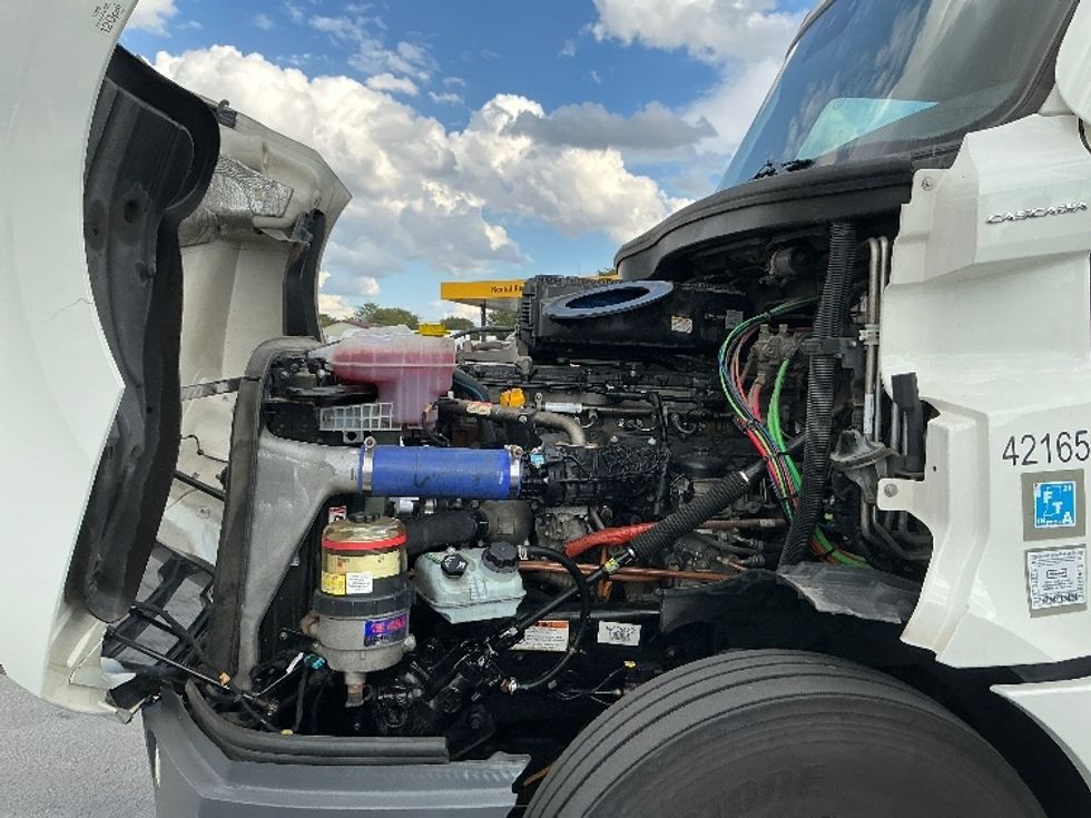 Sleeper Tractor-Heavy Duty Tractors-Freightliner-2022-T12664ST-East Chicago-IN-542,177\n\t\tmiles-$ 64,500 - Image 21