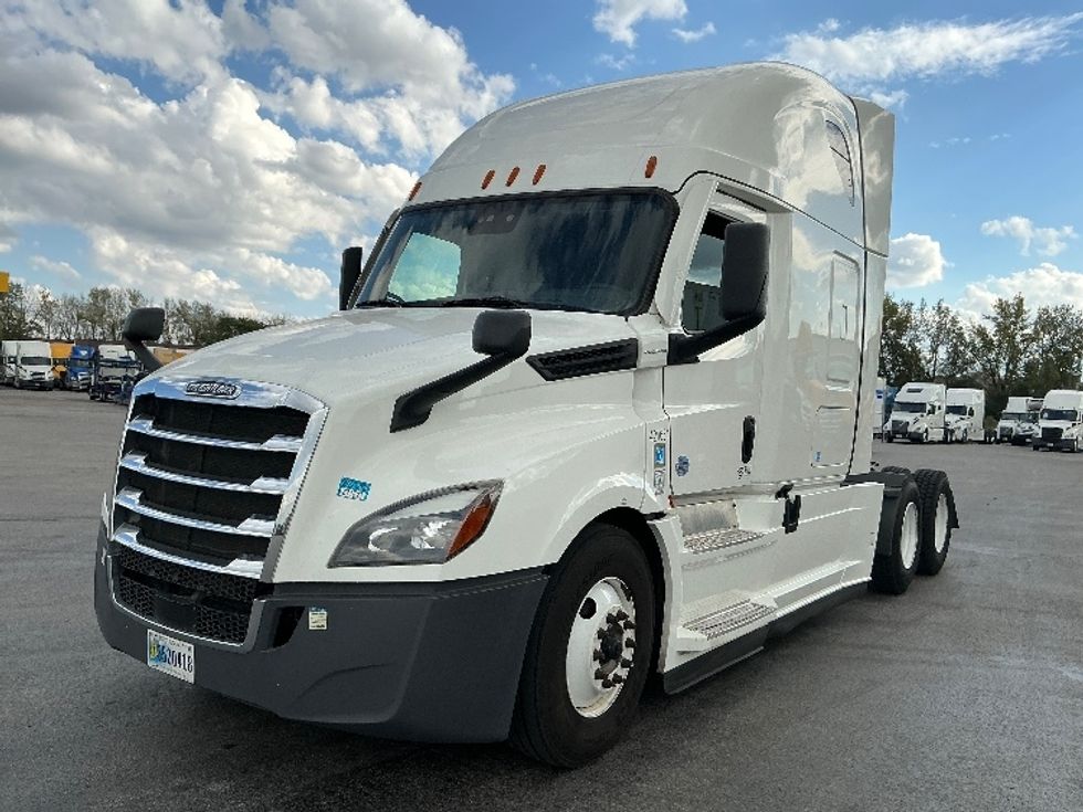 Sleeper Tractor-Heavy Duty Tractors-Freightliner-2022-T12664ST-East Chicago-IN-542,177\n\t\tmiles-$ 64,500 - Image 3