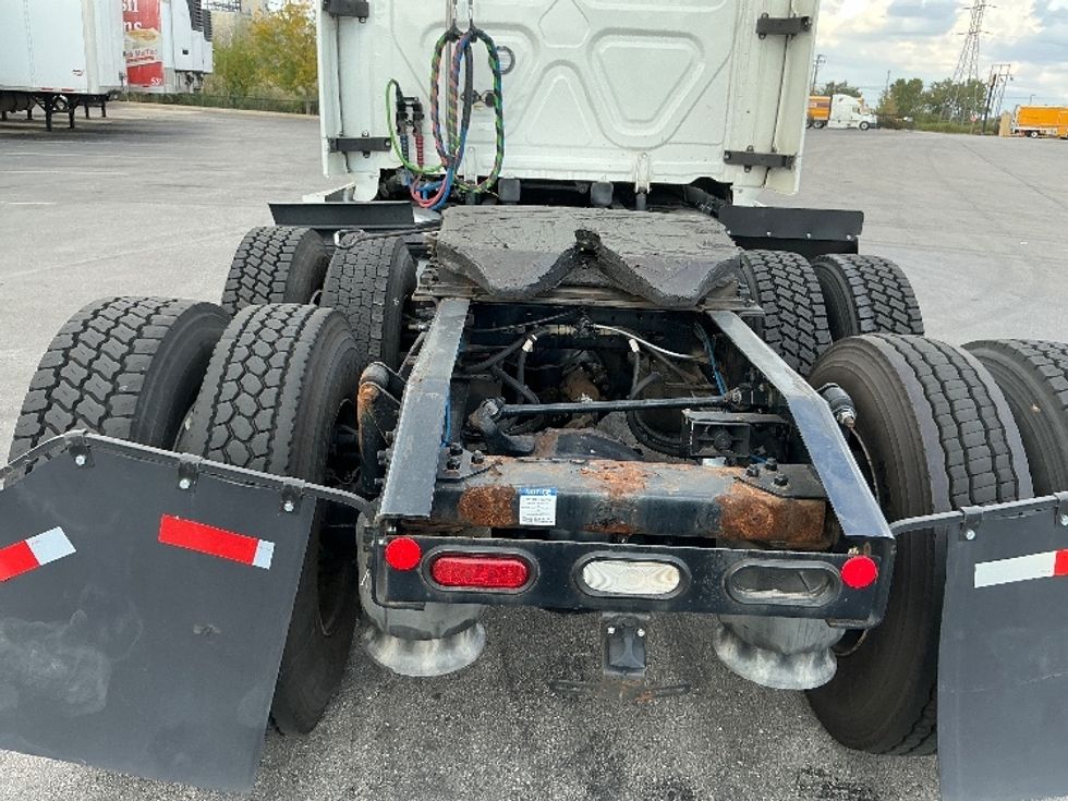 Sleeper Tractor-Heavy Duty Tractors-Freightliner-2022-T12664ST-East Chicago-IN-542,177\n\t\tmiles-$ 64,500 - Image 6