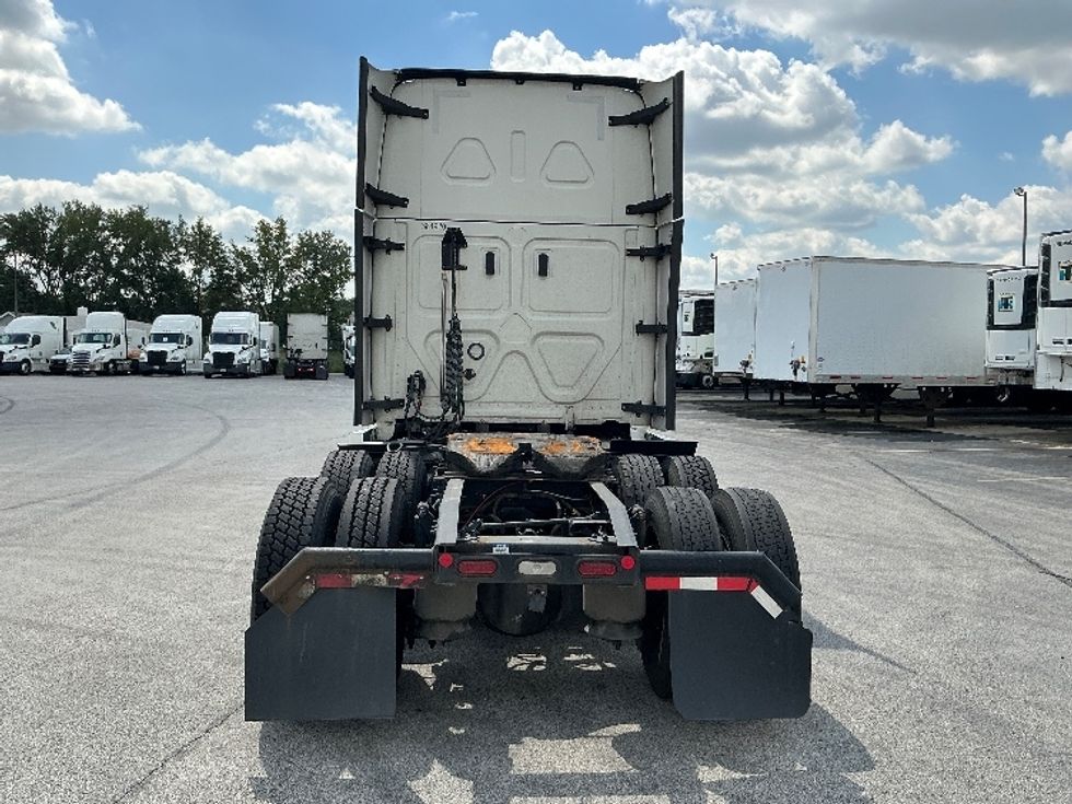 Sleeper Tractor-Heavy Duty Tractors-Freightliner-2022-T12664ST-East Chicago-IN-561,378\n\t\tmiles-$ 64,250 - Image 6