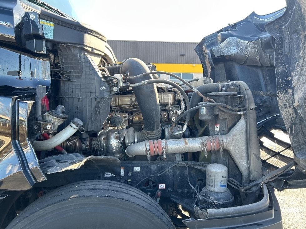 Sleeper Tractor-Heavy Duty Tractors-Freightliner-2022-T12664ST-East Chicago-IN-561,414\n\t\tmiles-$ 63,750 - Image 20