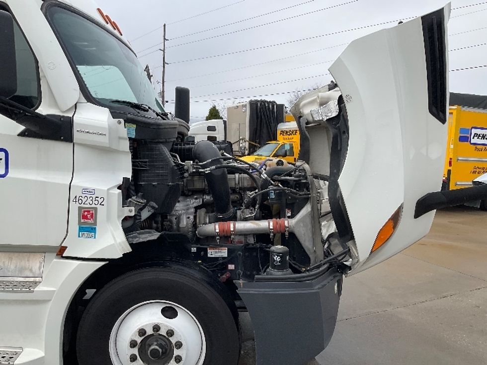Sleeper Tractor-Heavy Duty Tractors-Freightliner-2022-T12664ST-East Chicago-IN-567,107\n\t\tmiles-$ 62,250 - Image 20
