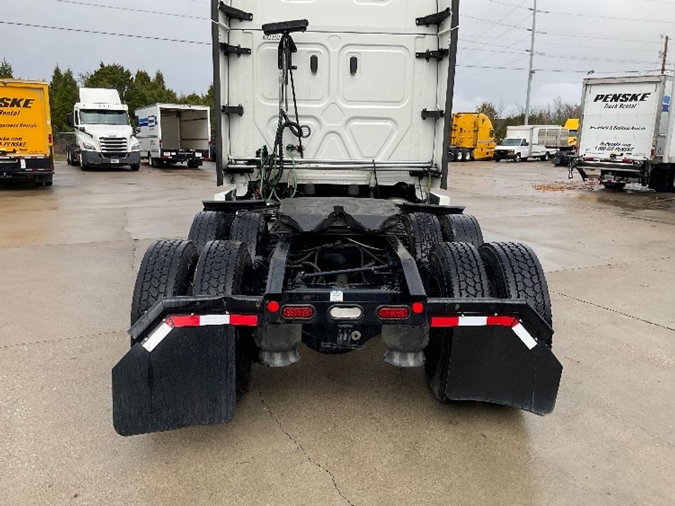 Sleeper Tractor-Heavy Duty Tractors-Freightliner-2022-T12664ST-East Chicago-IN-567,107\n\t\tmiles-$ 62,250 - Image 6