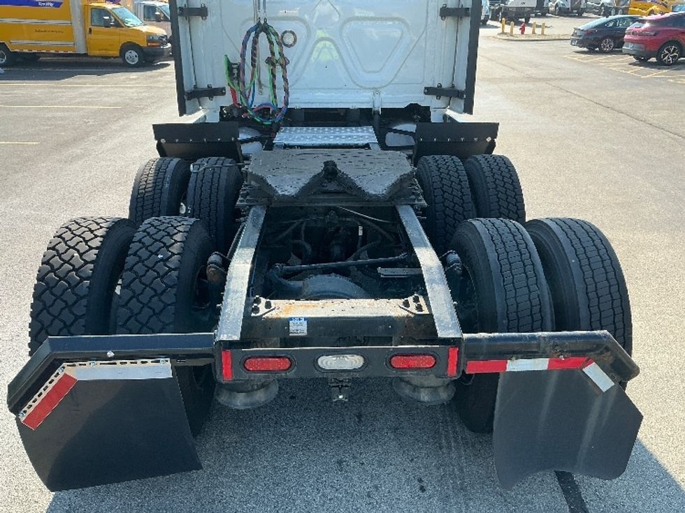 Sleeper Tractor-Heavy Duty Tractors-Freightliner-2022-T12664ST-East Chicago-IN-571,653\n\t\tmiles-$ 63,250 - Image 6