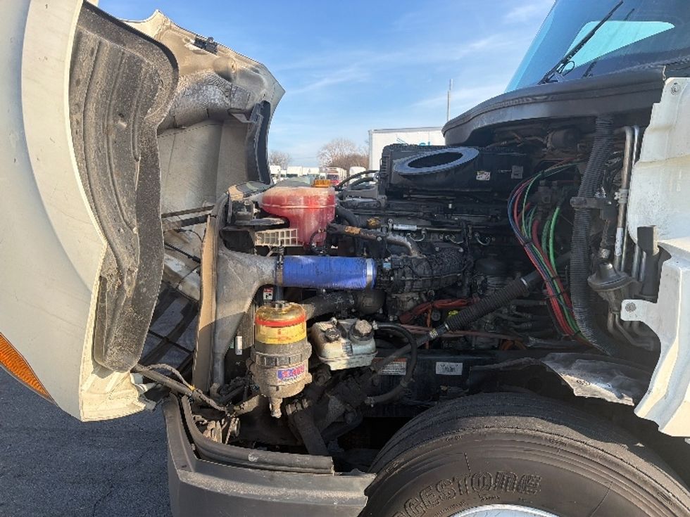 Sleeper Tractor-Heavy Duty Tractors-Freightliner-2022-T12664ST-East Chicago-IN-574,381\n\t\tmiles-$ 57,750 - Image 21