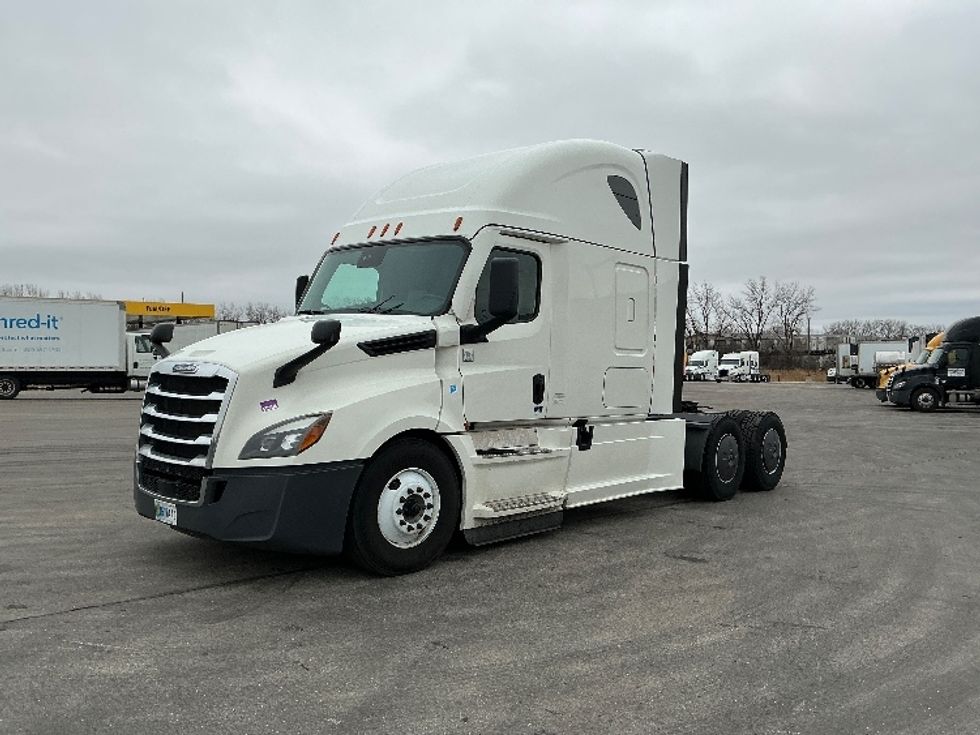 Sleeper Tractor-Heavy Duty Tractors-Freightliner-2022-T12664ST-East Chicago-IN-574,381\n\t\tmiles-$ 57,750 - Image 3