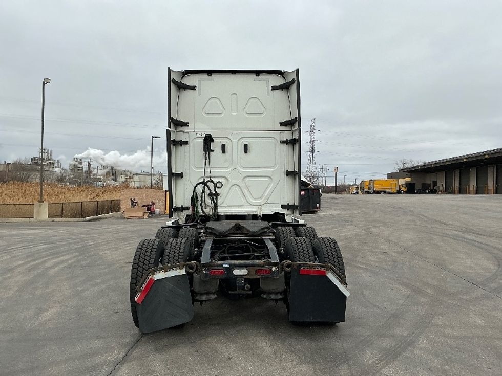 Sleeper Tractor-Heavy Duty Tractors-Freightliner-2022-T12664ST-East Chicago-IN-574,381\n\t\tmiles-$ 57,750 - Image 6