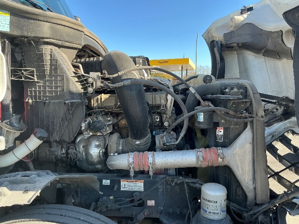 Sleeper Tractor-Heavy Duty Tractors-Freightliner-2022-T12664ST-East Chicago-IN-575,975\n\t\tmiles-$ 60,500 - Image 20