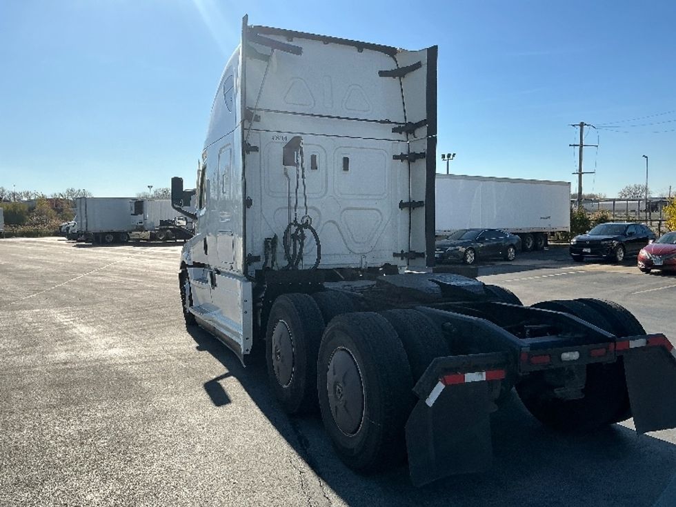 Sleeper Tractor-Heavy Duty Tractors-Freightliner-2022-T12664ST-East Chicago-IN-575,975\n\t\tmiles-$ 60,500 - Image 5