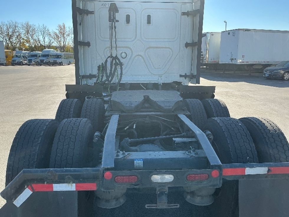 Sleeper Tractor-Heavy Duty Tractors-Freightliner-2022-T12664ST-East Chicago-IN-575,975\n\t\tmiles-$ 60,500 - Image 6