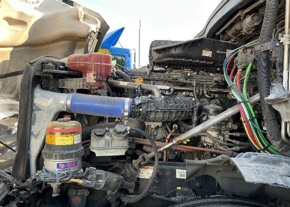 Sleeper Tractor-Heavy Duty Tractors-Freightliner-2022-T12664ST-East Chicago-IN-604,058\n\t\tmiles-$ 56,250 - Image 20