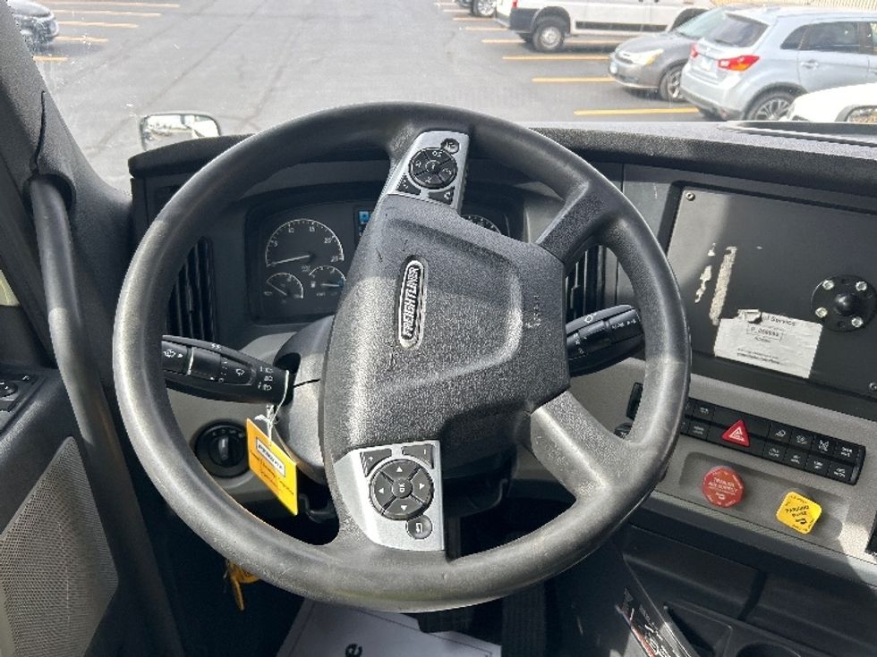 Sleeper Tractor-Heavy Duty Tractors-Freightliner-2022-T12664ST-East Chicago-IN-648,048\n\t\tmiles-$ 50,750 - Image 11