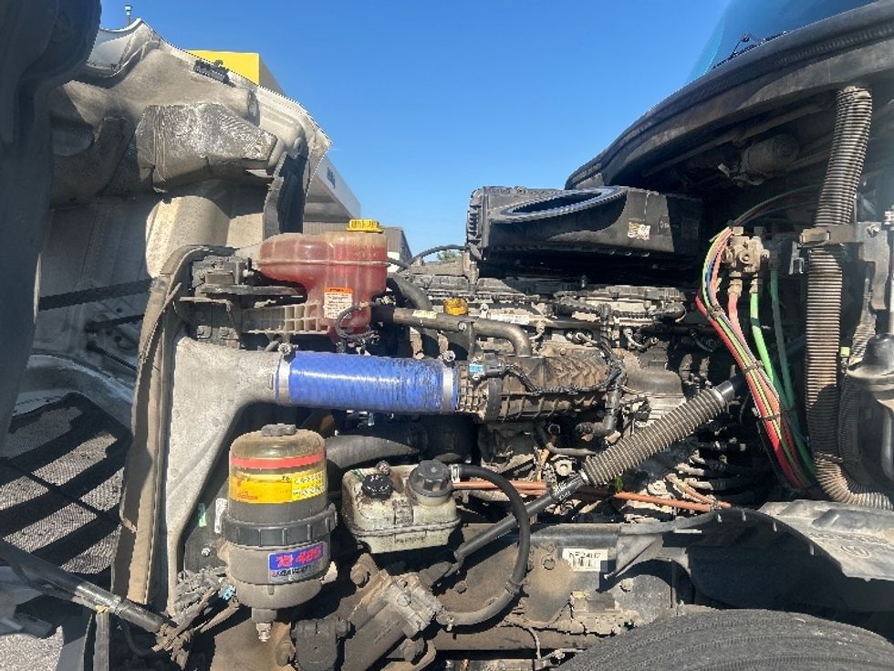 Sleeper Tractor-Heavy Duty Tractors-Freightliner-2022-T12664ST-East Chicago-IN-673,847\n\t\tmiles-$ 51,250 - Image 21