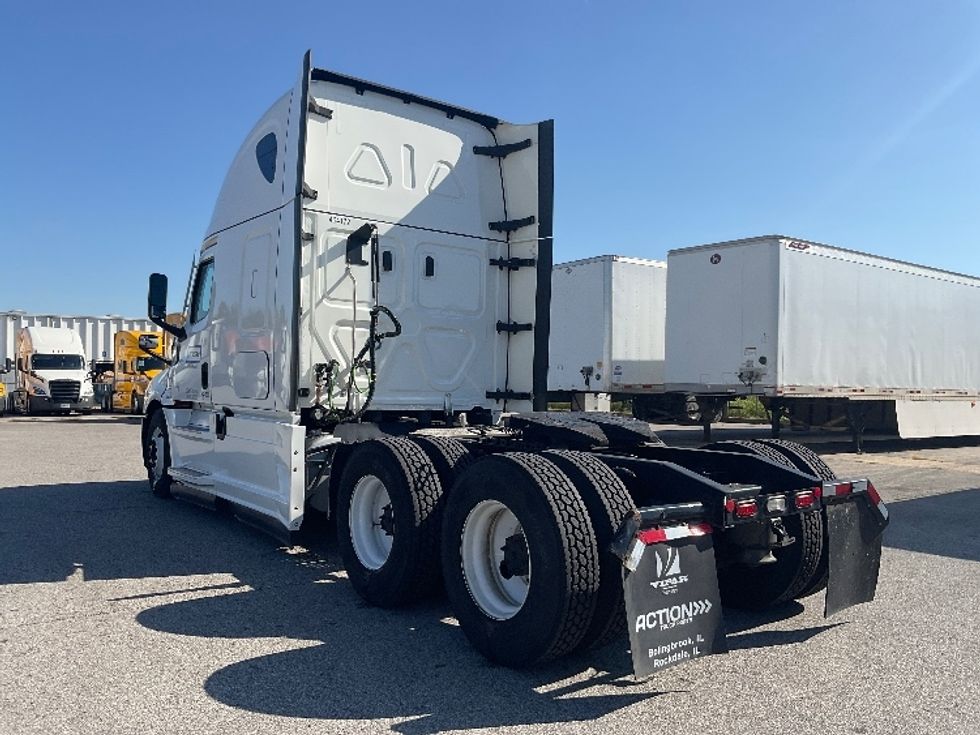 Sleeper Tractor-Heavy Duty Tractors-Freightliner-2022-T12664ST-East Chicago-IN-713,537\n\t\tmiles-$ 48,500 - Image 5