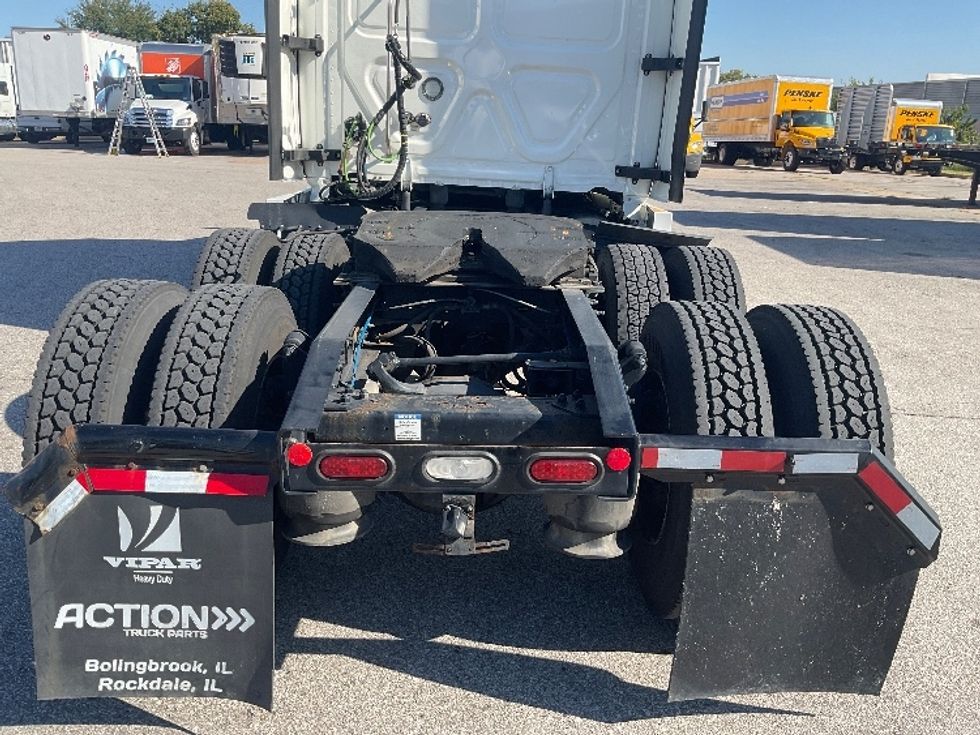 Sleeper Tractor-Heavy Duty Tractors-Freightliner-2022-T12664ST-East Chicago-IN-713,537\n\t\tmiles-$ 48,500 - Image 6