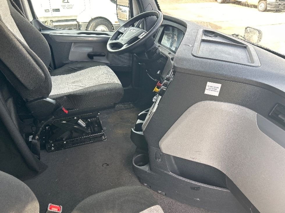 Sleeper Tractor-Heavy Duty Tractors-Freightliner-2022-T12664ST-East Chicago-IN-725,005\n\t\tmiles-$ 43,000 - Image 15