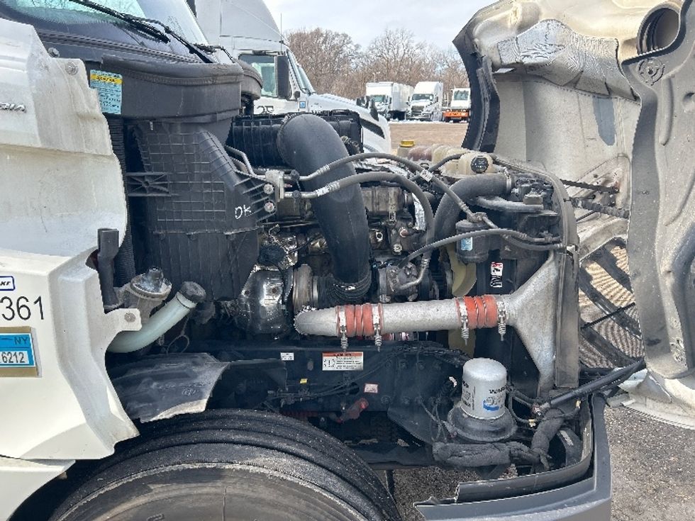 Sleeper Tractor-Heavy Duty Tractors-Freightliner-2022-T12664ST-East Chicago-IN-725,005\n\t\tmiles-$ 43,000 - Image 20