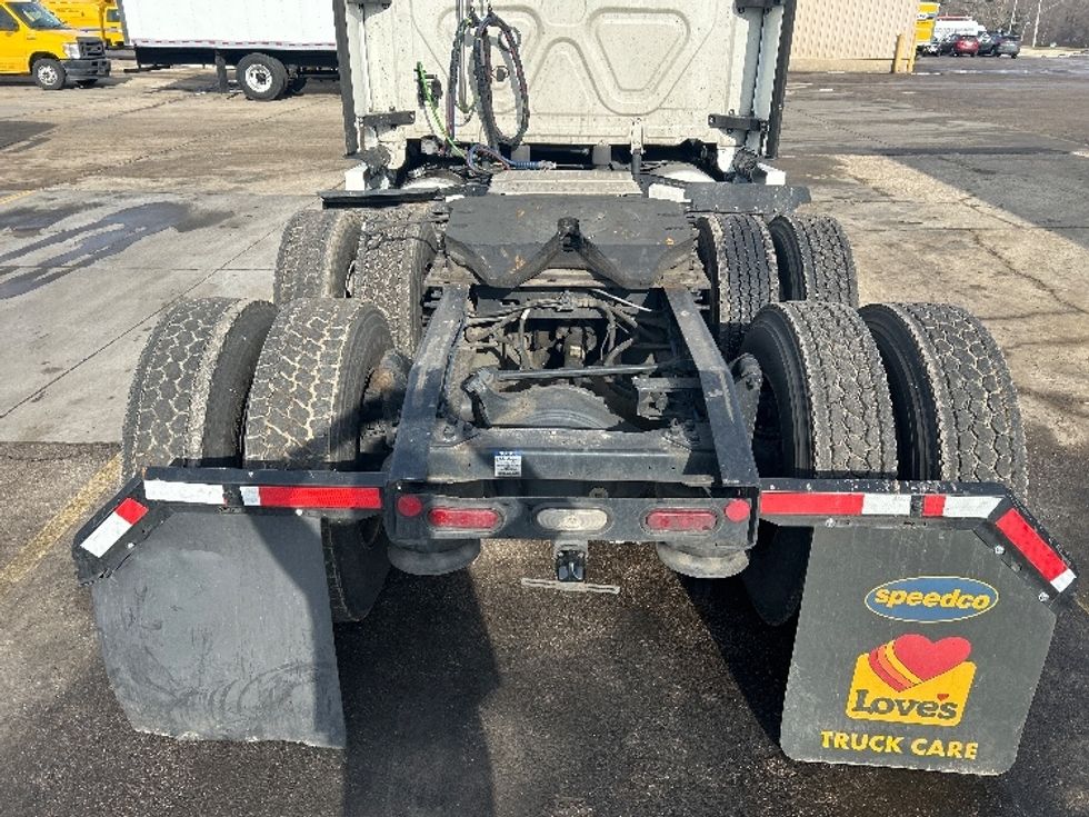 Sleeper Tractor-Heavy Duty Tractors-Freightliner-2022-T12664ST-East Chicago-IN-725,005\n\t\tmiles-$ 43,000 - Image 6