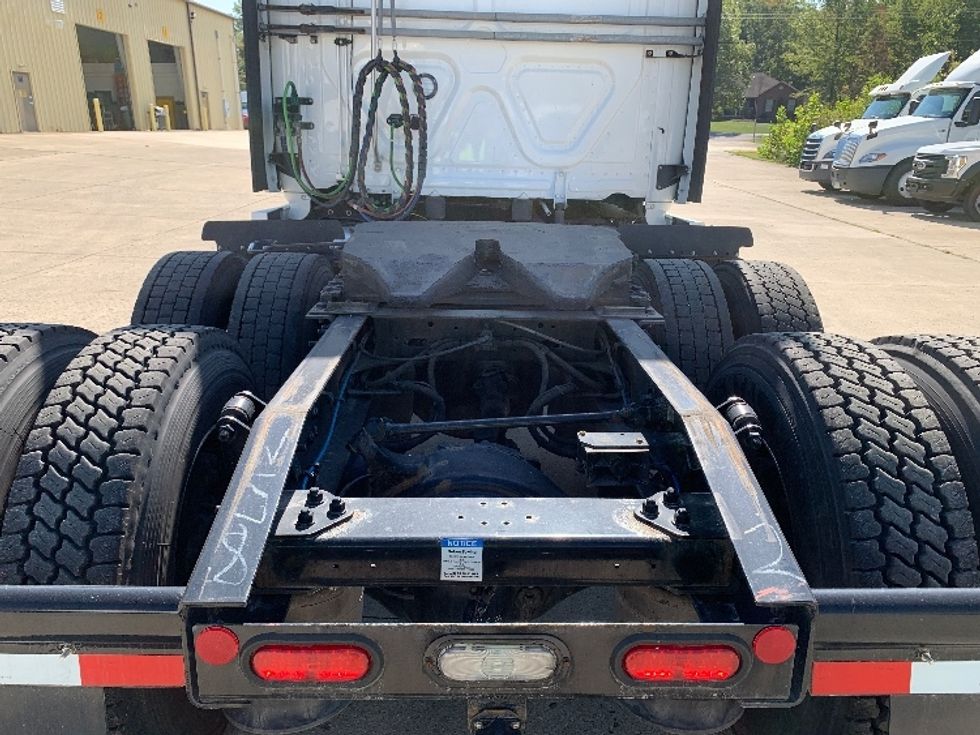 Sleeper Tractor-Heavy Duty Tractors-Freightliner-2022-T12664ST-East Liberty-OH-209,850\n\t\tmiles-$ 95,750 - Image 6