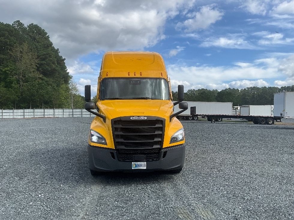 Sleeper Tractor-Heavy Duty Tractors-Freightliner-2022-T12664ST-Eden-MD-433,553\n\t\tmiles-$ 70,750 - Image 2
