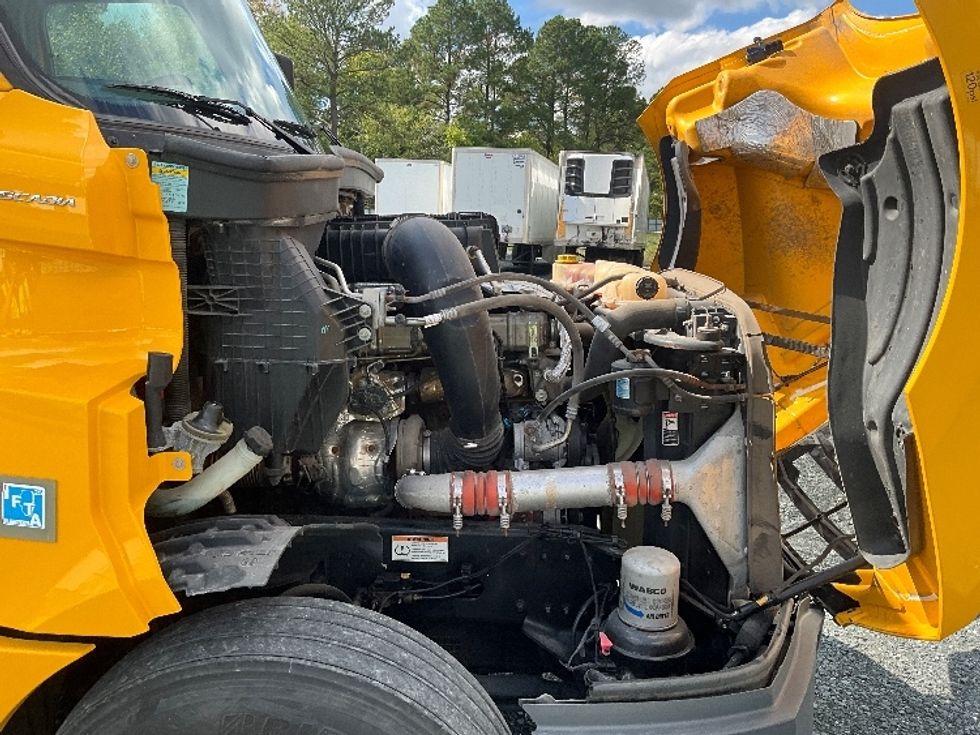 Sleeper Tractor-Heavy Duty Tractors-Freightliner-2022-T12664ST-Eden-MD-433,553\n\t\tmiles-$ 70,750 - Image 20