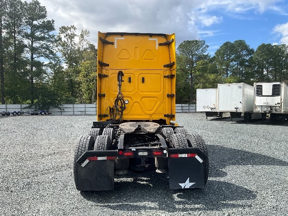 Sleeper Tractor-Heavy Duty Tractors-Freightliner-2022-T12664ST-Eden-MD-433,553\n\t\tmiles-$ 70,750 - Image 6