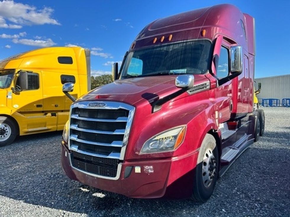 Sleeper Tractor-Heavy Duty Tractors-Freightliner-2022-T12664ST-Eden-MD-511,281\n\t\tmiles-$ 59,250 - Image 3