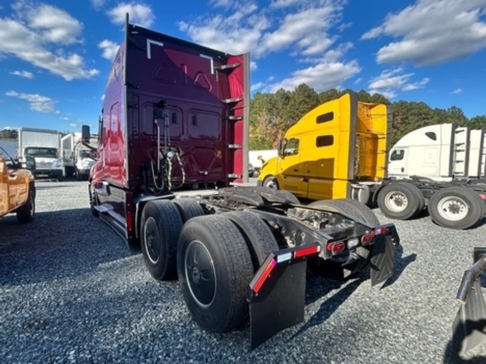 Sleeper Tractor-Heavy Duty Tractors-Freightliner-2022-T12664ST-Eden-MD-511,281\n\t\tmiles-$ 59,250 - Image 7