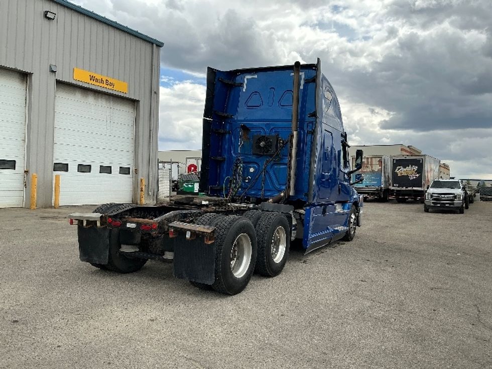 Sleeper Tractor-Heavy Duty Tractors-Freightliner-2022-T12664ST-Edmonton-AB-528,140\n\t\tkm-$ 118,500 - Image 7