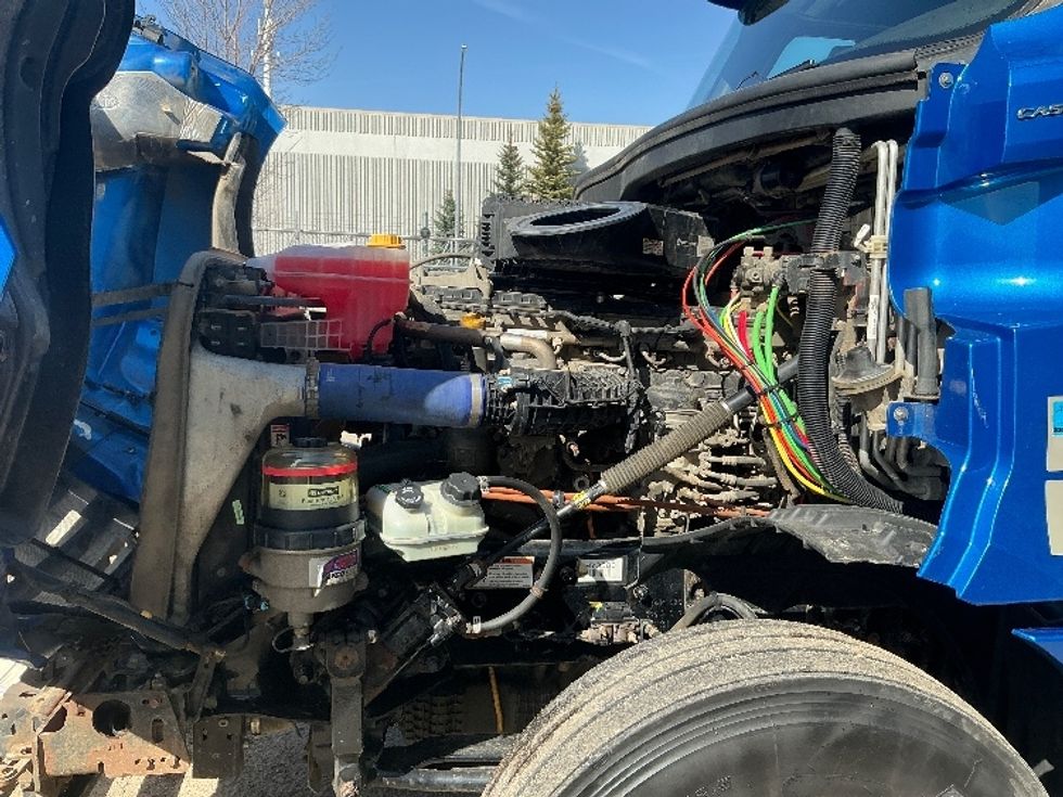 Sleeper Tractor-Heavy Duty Tractors-Freightliner-2022-T12664ST-Edmonton-AB-672,572\n\t\tkm-$ 106,500 - Image 21