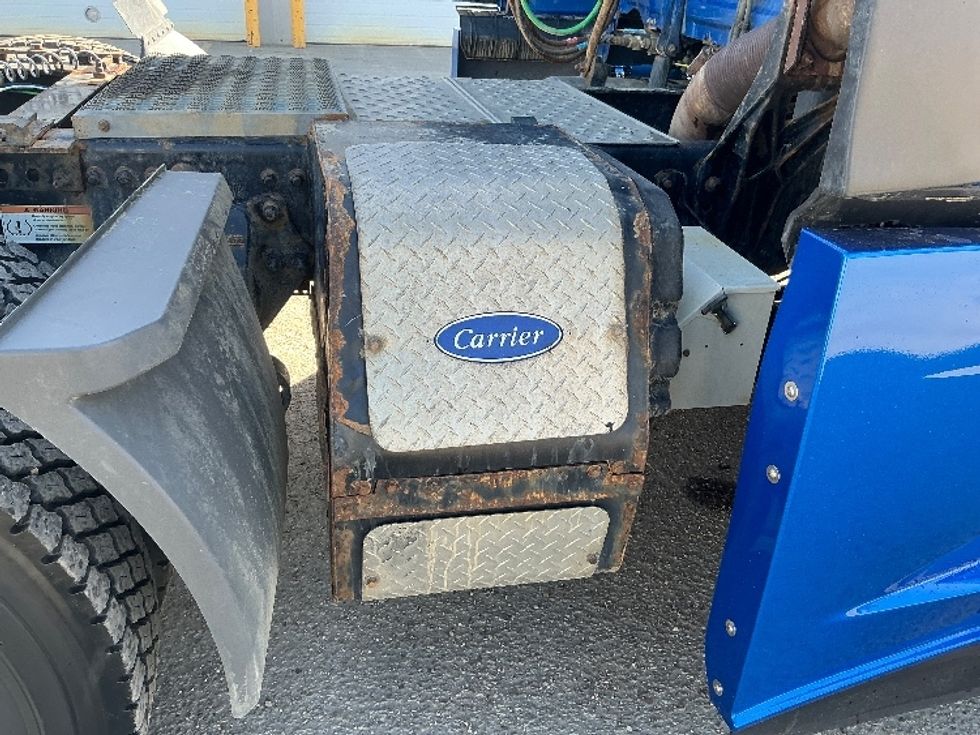 Sleeper Tractor-Heavy Duty Tractors-Freightliner-2022-T12664ST-Edmonton-AB-672,572\n\t\tkm-$ 106,500 - Image 22