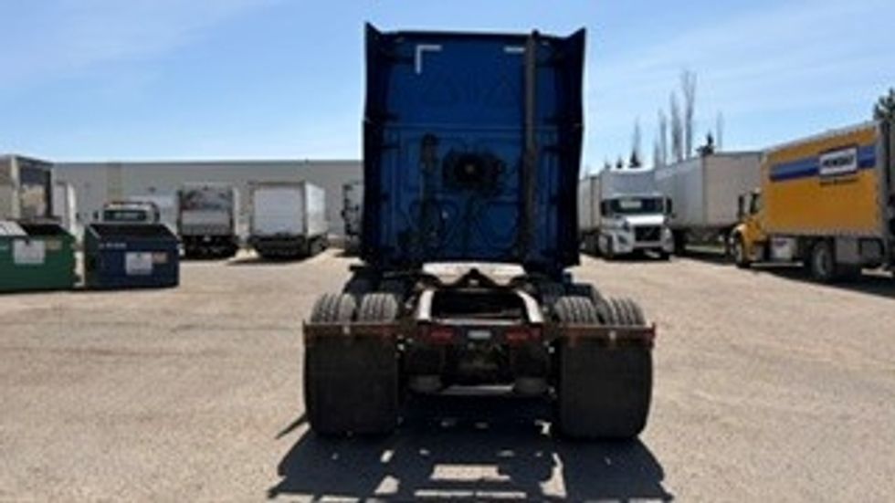 Sleeper Tractor-Heavy Duty Tractors-Freightliner-2022-T12664ST-Edmonton-AB-672,572\n\t\tkm-$ 106,500 - Image 24