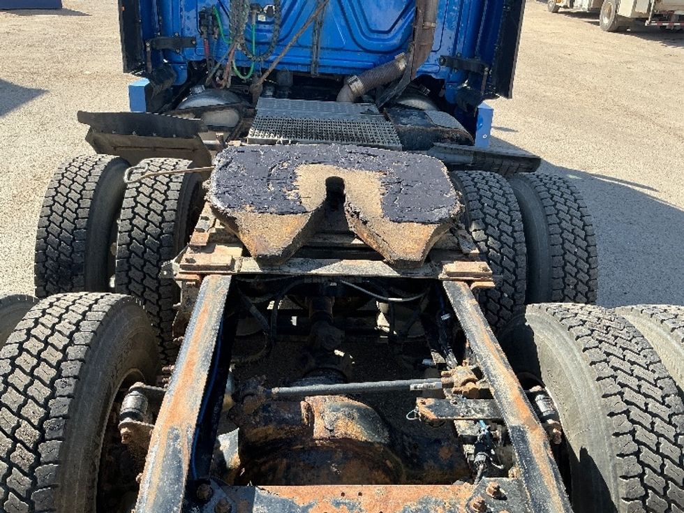 Sleeper Tractor-Heavy Duty Tractors-Freightliner-2022-T12664ST-Edmonton-AB-672,572\n\t\tkm-$ 106,500 - Image 6