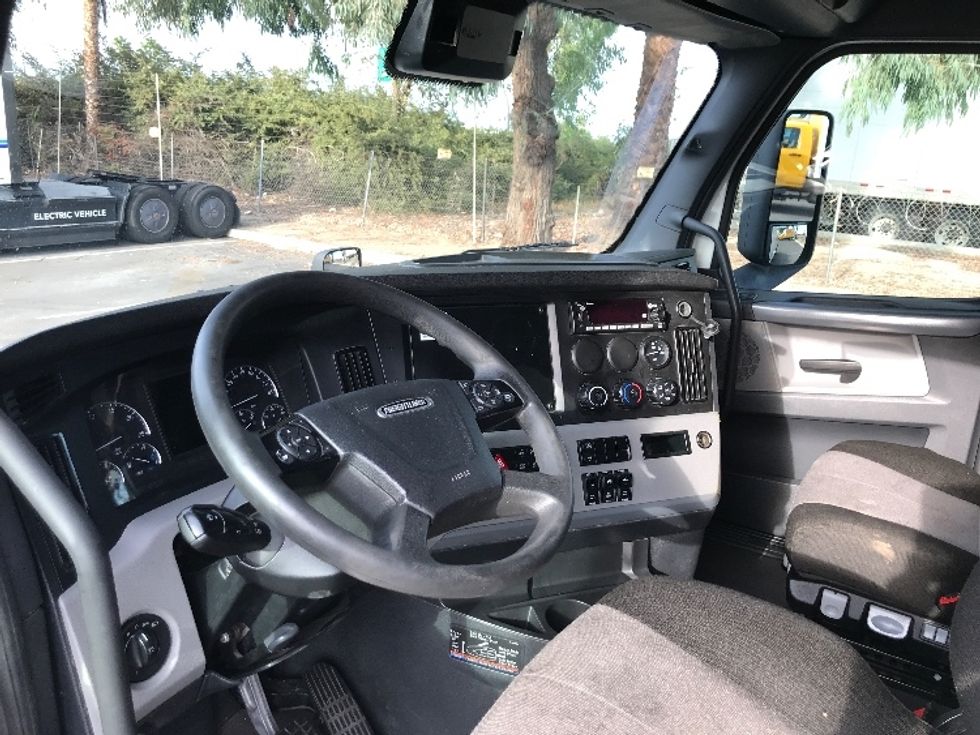 Sleeper Tractor-Heavy Duty Tractors-Freightliner-2022-T12664ST-El Paso-TX-407,069\n\t\tmiles-$ 87,500 - Image 10
