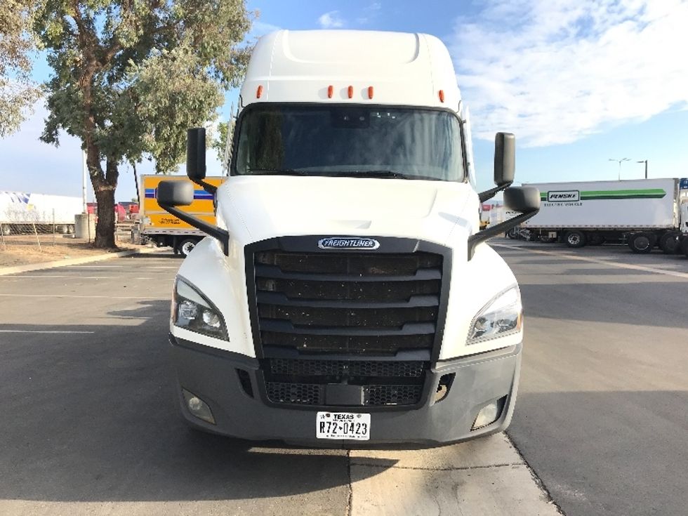 Sleeper Tractor-Heavy Duty Tractors-Freightliner-2022-T12664ST-El Paso-TX-407,069\n\t\tmiles-$ 87,500 - Image 2