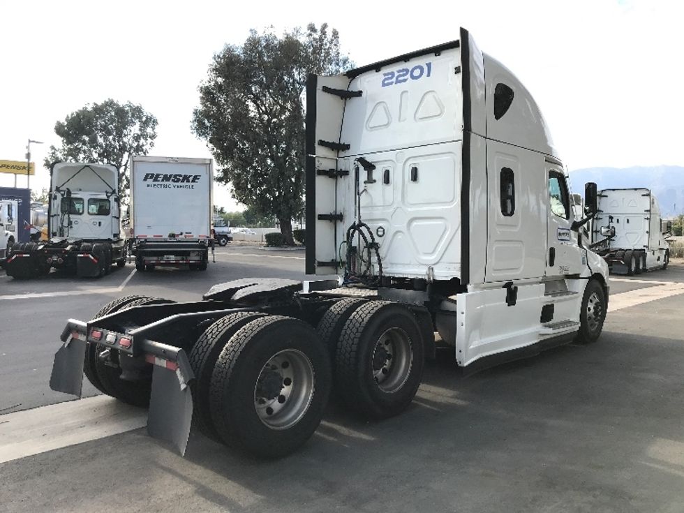 Sleeper Tractor-Heavy Duty Tractors-Freightliner-2022-T12664ST-El Paso-TX-407,069\n\t\tmiles-$ 87,500 - Image 7