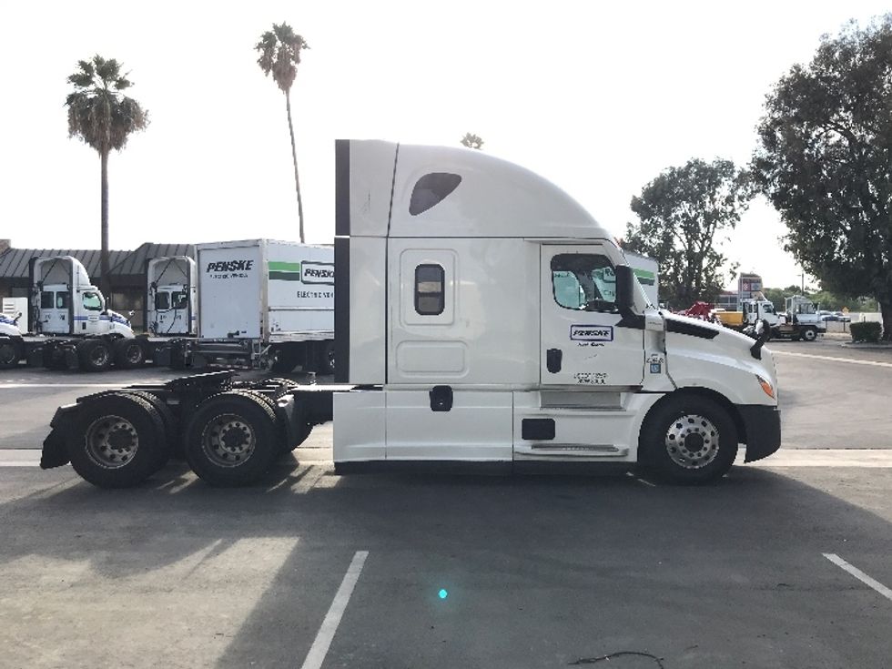 Sleeper Tractor-Heavy Duty Tractors-Freightliner-2022-T12664ST-El Paso-TX-407,069\n\t\tmiles-$ 87,500 - Image 8