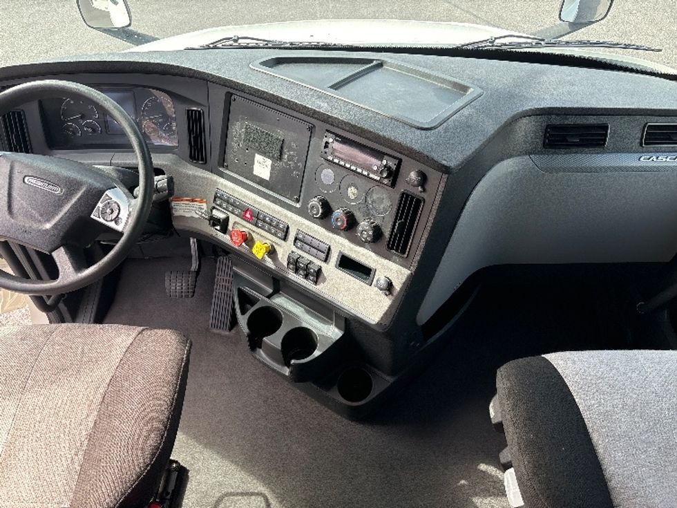 Sleeper Tractor-Heavy Duty Tractors-Freightliner-2022-T12664ST-El Paso-TX-415,331\n\t\tmiles-$ 96,500 - Image 12