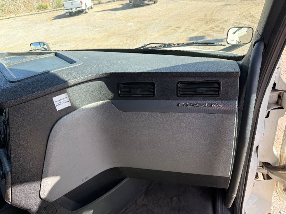 Sleeper Tractor-Heavy Duty Tractors-Freightliner-2022-T12664ST-El Paso-TX-447,339\n\t\tmiles-$ 83,500 - Image 14