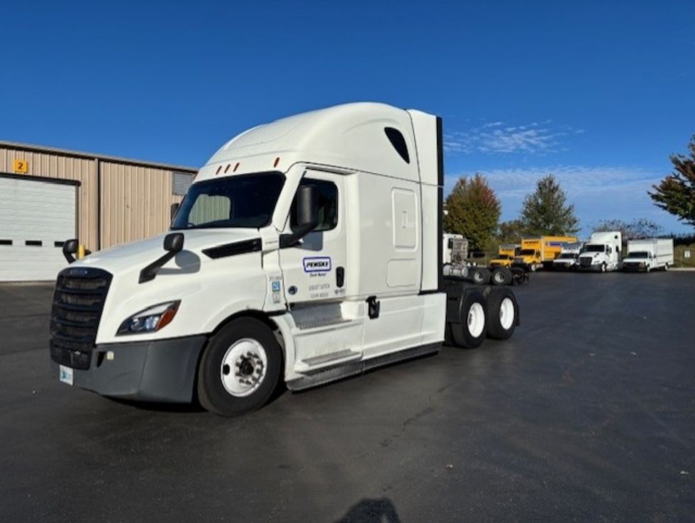 Sleeper Tractor-Heavy Duty Tractors-Freightliner-2022-T12664ST-El Paso-TX-485,186\n\t\tmiles-$ 74,250 - Image 3