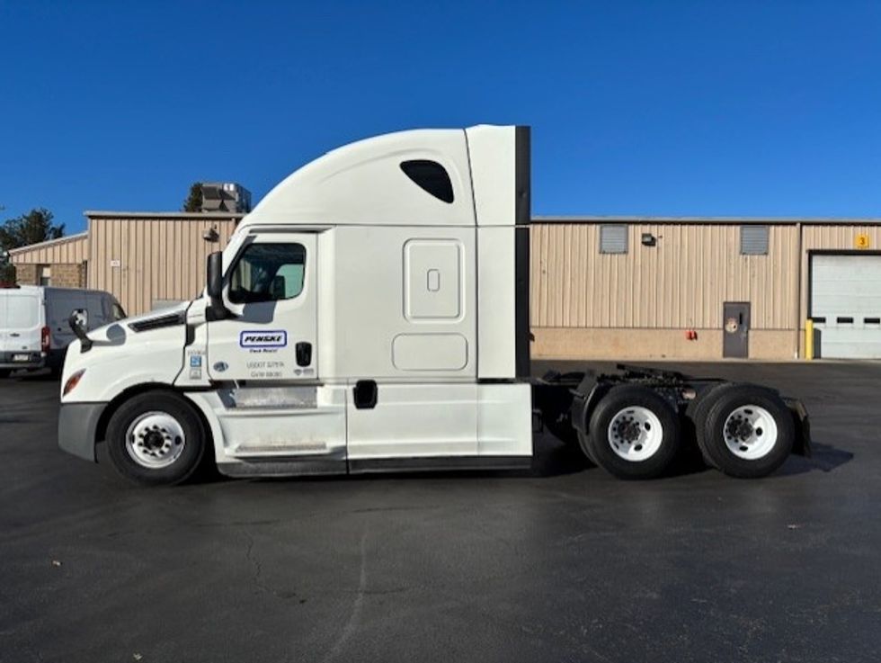 Sleeper Tractor-Heavy Duty Tractors-Freightliner-2022-T12664ST-El Paso-TX-485,186\n\t\tmiles-$ 74,250 - Image 4