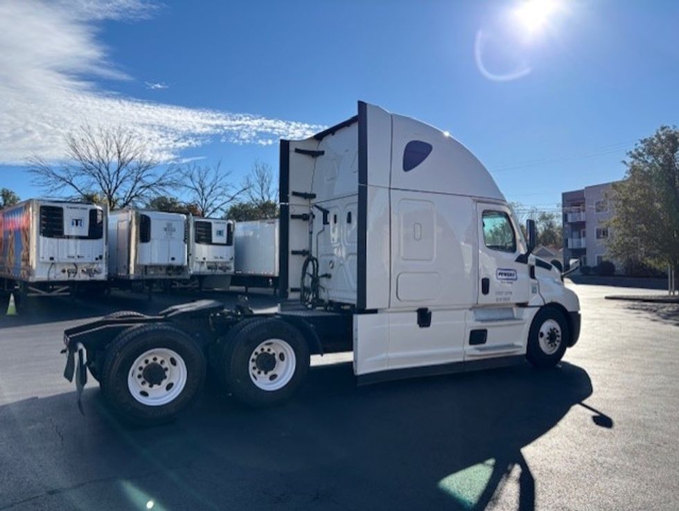 Sleeper Tractor-Heavy Duty Tractors-Freightliner-2022-T12664ST-El Paso-TX-485,186\n\t\tmiles-$ 74,250 - Image 7