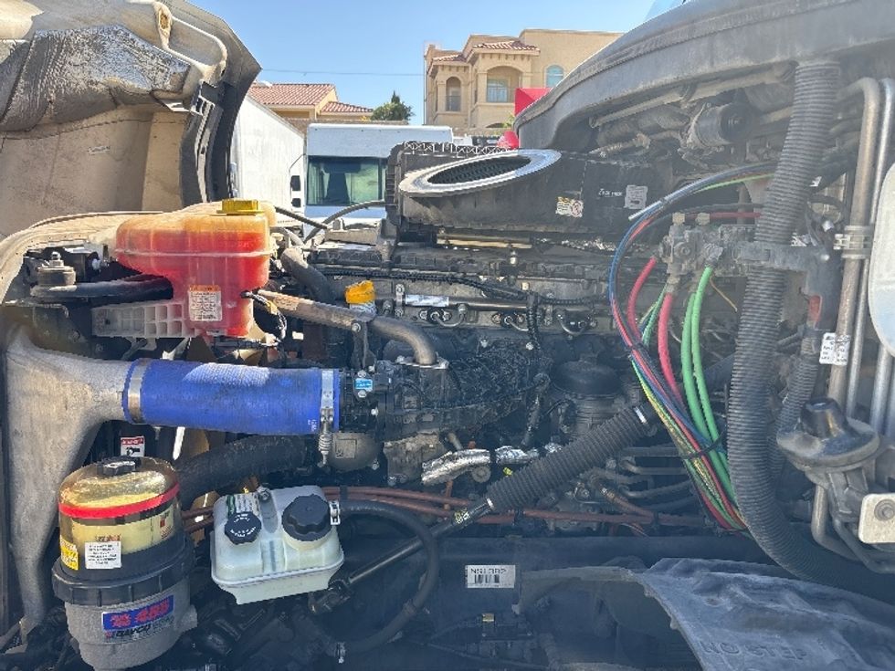 Sleeper Tractor-Heavy Duty Tractors-Freightliner-2022-T12664ST-El Paso-TX-557,476\n\t\tmiles-$ 67,500 - Image 21