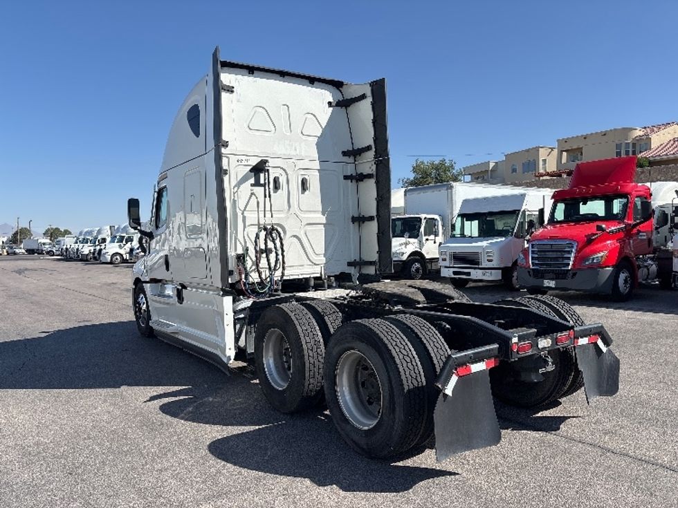 Sleeper Tractor-Heavy Duty Tractors-Freightliner-2022-T12664ST-El Paso-TX-557,476\n\t\tmiles-$ 67,500 - Image 5